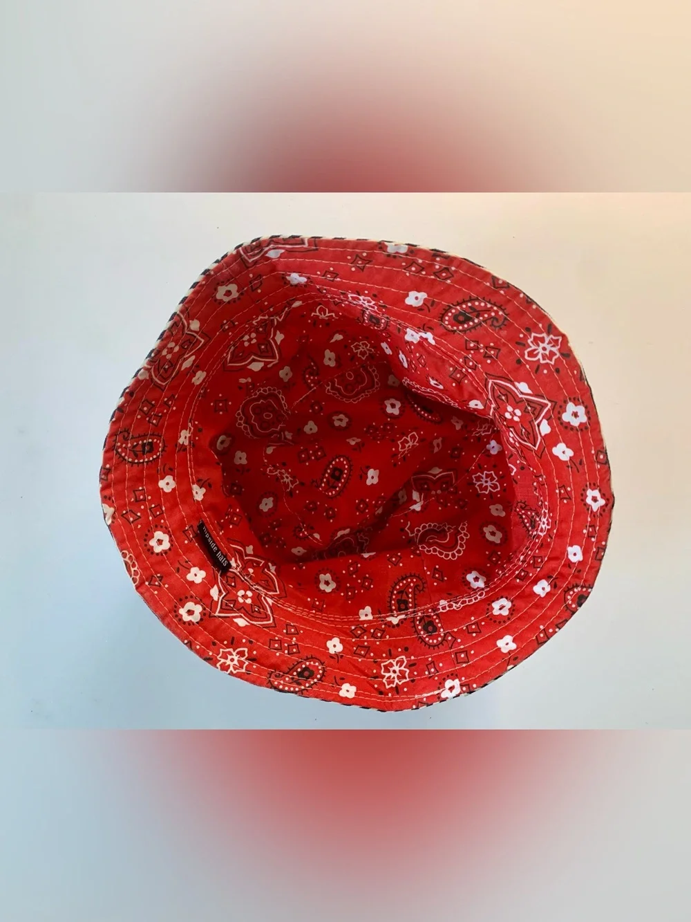 Flip side Striped/Red Bucket Hat